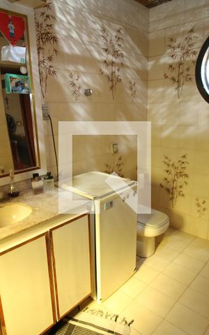 Casa à venda com 420m², 3 quartos e 2 vagasBanheiro da Suíte 3