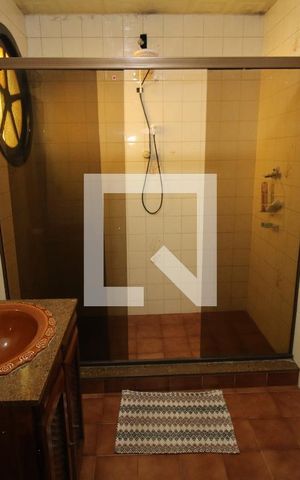 Casa à venda com 420m², 3 quartos e 2 vagasBanheiro Social