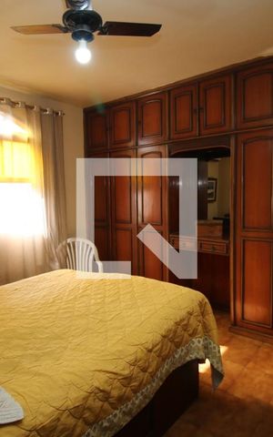Casa à venda com 420m², 3 quartos e 2 vagasQuarto 3 - Suíte