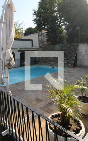 Casa à venda com 420m², 3 quartos e 2 vagasPiscina