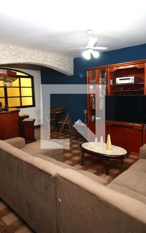 Casa à venda com 420m², 3 quartos e 2 vagasSala de Estar