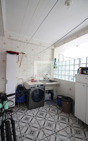 Casa à venda com 168m², 3 quartos e 1 vagaÁrea de Serviço
