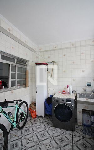 Casa à venda com 168m², 3 quartos e 1 vagaÁrea de Serviço