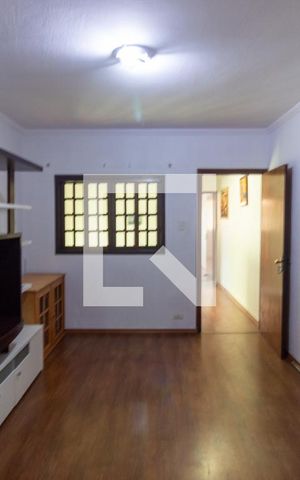 Casa à venda com 176m², 2 quartos e 1 vaga Casa à venda com 176m², 2 quartos e 1 vagaSala de Tv