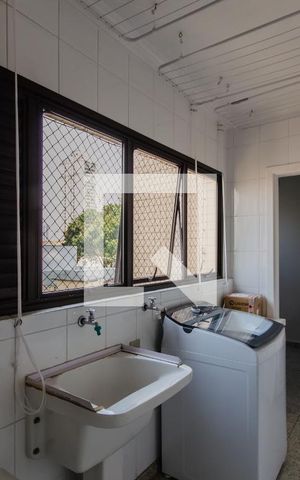 Apartamento à venda com 140m², 4 quartos e 3 vagas Apartamento à venda com 140m², 4 quartos e 3 vagasÁrea de Serviço