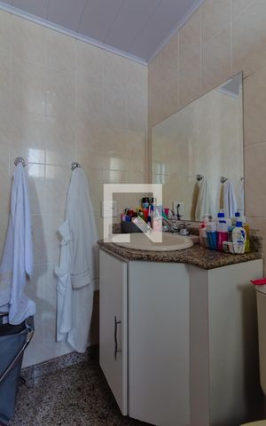 Apartamento à venda com 140m², 4 quartos e 3 vagas Apartamento à venda com 140m², 4 quartos e 3 vagasBanheiro da Suíte 2
