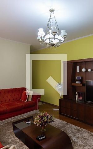 Casa à venda com 200m², 2 quartos e 4 vagas Casa à venda com 200m², 2 quartos e 4 vagasSala
