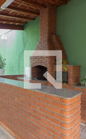 Casa à venda com 200m², 2 quartos e 4 vagas Casa à venda com 200m², 2 quartos e 4 vagasChurrasqueira