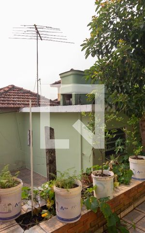 Casa à venda com 200m², 2 quartos e 4 vagas Casa à venda com 200m², 2 quartos e 4 vagasÁrea Externa