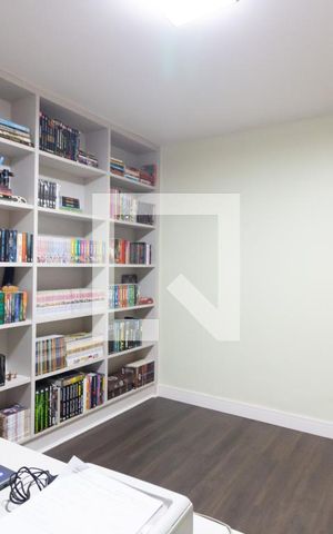 Casa à venda com 200m², 2 quartos e 4 vagas Casa à venda com 200m², 2 quartos e 4 vagasEscritório