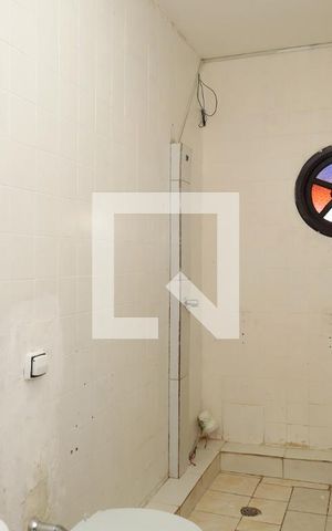 Casa para alugar com 270m², 4 quartos e 2 vagasBanheiro 2