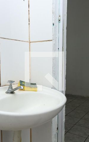Casa para alugar com 270m², 4 quartos e 2 vagasBanheiro de Serviço