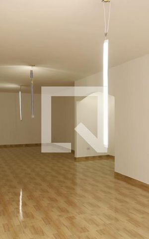 Casa para alugar com 270m², 4 quartos e 2 vagasSala