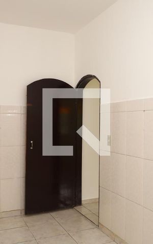 Casa para alugar com 270m², 4 quartos e 2 vagasBanheiro 1