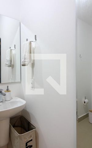 Studio para alugar com 30m², 1 quarto e sem vaga Studio para alugar com 30m², 1 quarto e sem vagaBanheiro