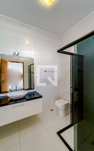 Casa à venda com 130m², 3 quartos e 2 vagasBanheiro