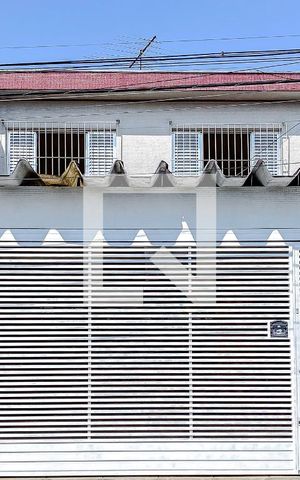 Casa à venda com 130m², 3 quartos e 2 vagasFachada