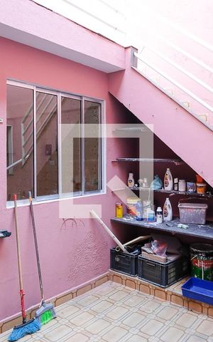 Casa à venda com 120m², 2 quartos e 1 vagaÁrea de serviço