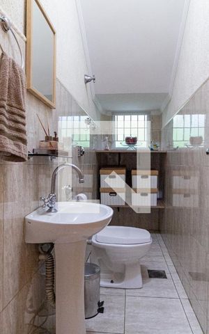 Casa à venda com 131m², 3 quartos e 2 vagasLavabo
