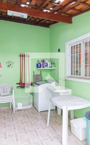 Casa à venda com 131m², 3 quartos e 2 vagasÁrea de serviço