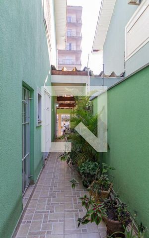 Casa à venda com 131m², 3 quartos e 2 vagasCorredor externo