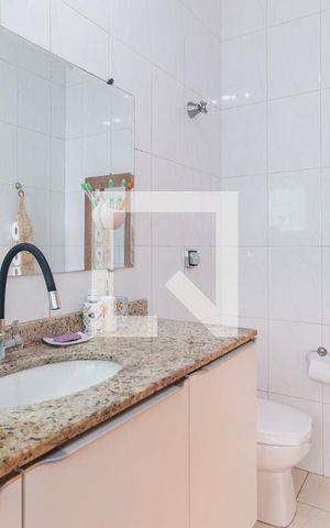 Casa à venda com 131m², 3 quartos e 2 vagasBanheiro da suíte