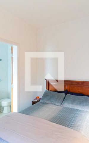 Casa à venda com 131m², 3 quartos e 2 vagasSuíte