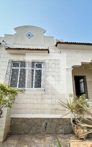 Casa para alugar com 120m², 2 quartos e 3 vagasFachada