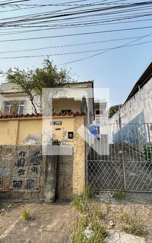 Casa para alugar com 120m², 2 quartos e 3 vagasFachada + plaquinha