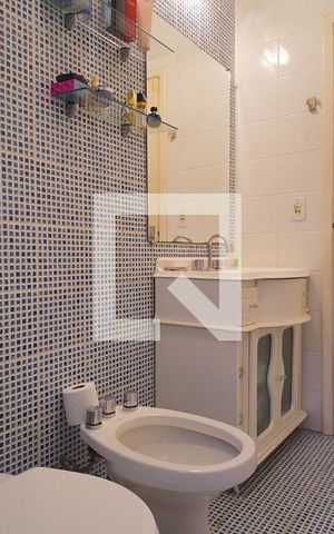 Casa à venda com 700m², 5 quartos e 3 vagas Casa à venda com 700m², 5 quartos e 3 vagasBanheiro da Suíte