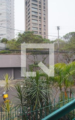 Casa à venda com 700m², 5 quartos e 3 vagas Casa à venda com 700m², 5 quartos e 3 vagasVista da Suíte