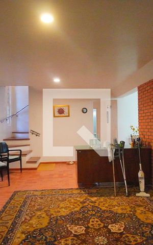 Casa à venda com 700m², 5 quartos e 3 vagas Casa à venda com 700m², 5 quartos e 3 vagasSala 4