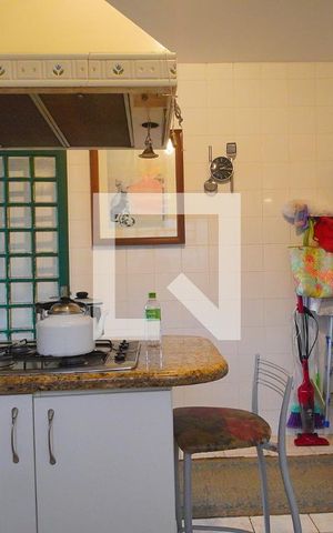 Casa à venda com 700m², 5 quartos e 3 vagas Casa à venda com 700m², 5 quartos e 3 vagasCozinha