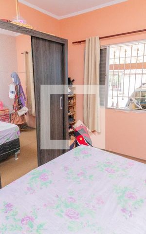 Casa à venda com 140m², 2 quartos e 2 vagasQuarto 1