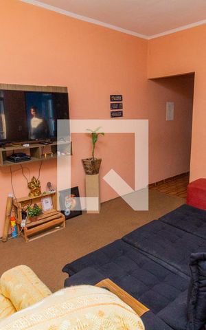 Casa à venda com 140m², 2 quartos e 2 vagasSala