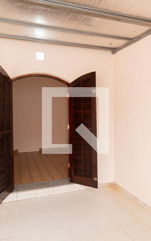 Casa à venda com 135m², 2 quartos e 2 vagasSacada do quarto 2