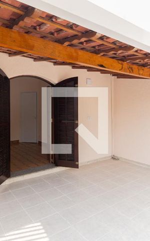 Casa à venda com 135m², 2 quartos e 2 vagasSacada do quarto 1