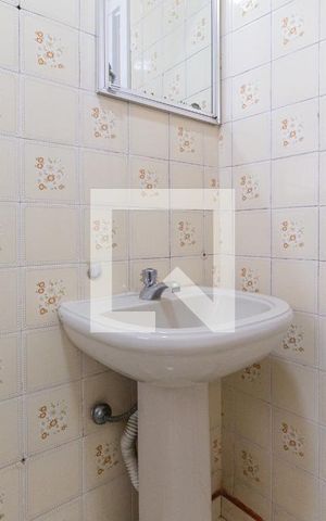 Casa à venda com 135m², 2 quartos e 2 vagasBanheiro 1