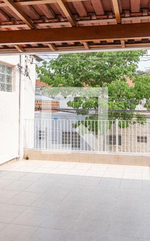 Casa à venda com 135m², 2 quartos e 2 vagasSacada do quarto 1