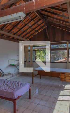 Casa à venda com 180m², 3 quartos e 2 vagasCobertura
