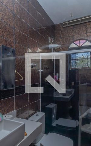 Casa à venda com 180m², 3 quartos e 2 vagasBanheiro