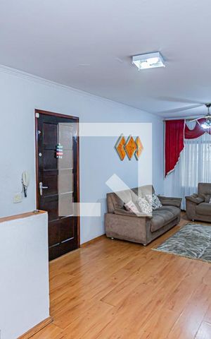 Casa à venda com 145m², 3 quartos e 2 vagas Casa à venda com 145m², 3 quartos e 2 vagasSala