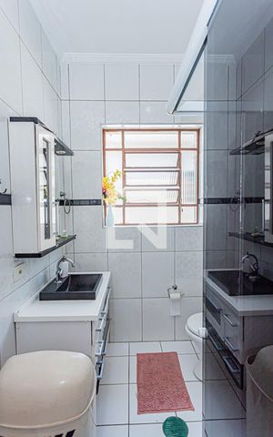 Casa à venda com 145m², 3 quartos e 2 vagas Casa à venda com 145m², 3 quartos e 2 vagasBanheiro