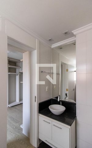 Apartamento à venda com 500m², 3 quartos e 4 vagas Apartamento à venda com 500m², 3 quartos e 4 vagasBanheiro do Closet