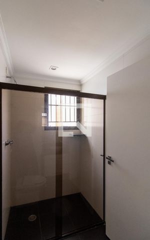 Apartamento à venda com 500m², 3 quartos e 4 vagas Apartamento à venda com 500m², 3 quartos e 4 vagasBanheiro do Closet