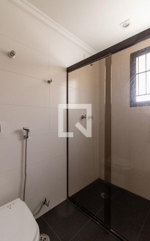 Apartamento à venda com 500m², 3 quartos e 4 vagas Apartamento à venda com 500m², 3 quartos e 4 vagasBanheiro do Closet
