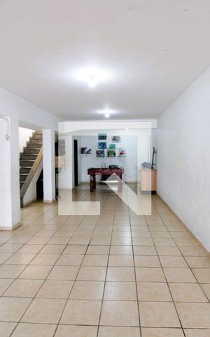 Casa à venda com 178m², 3 quartos e 3 vagasGaragem