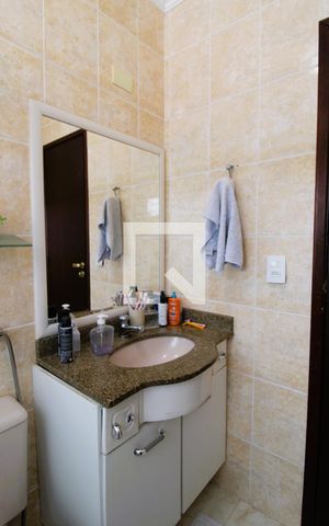 Casa à venda com 178m², 3 quartos e 3 vagasBanheiro Social