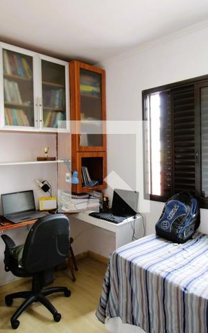 Casa à venda com 178m², 3 quartos e 3 vagasQuarto 2