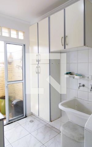 Casa à venda com 178m², 3 quartos e 3 vagasÁrea de Serviço